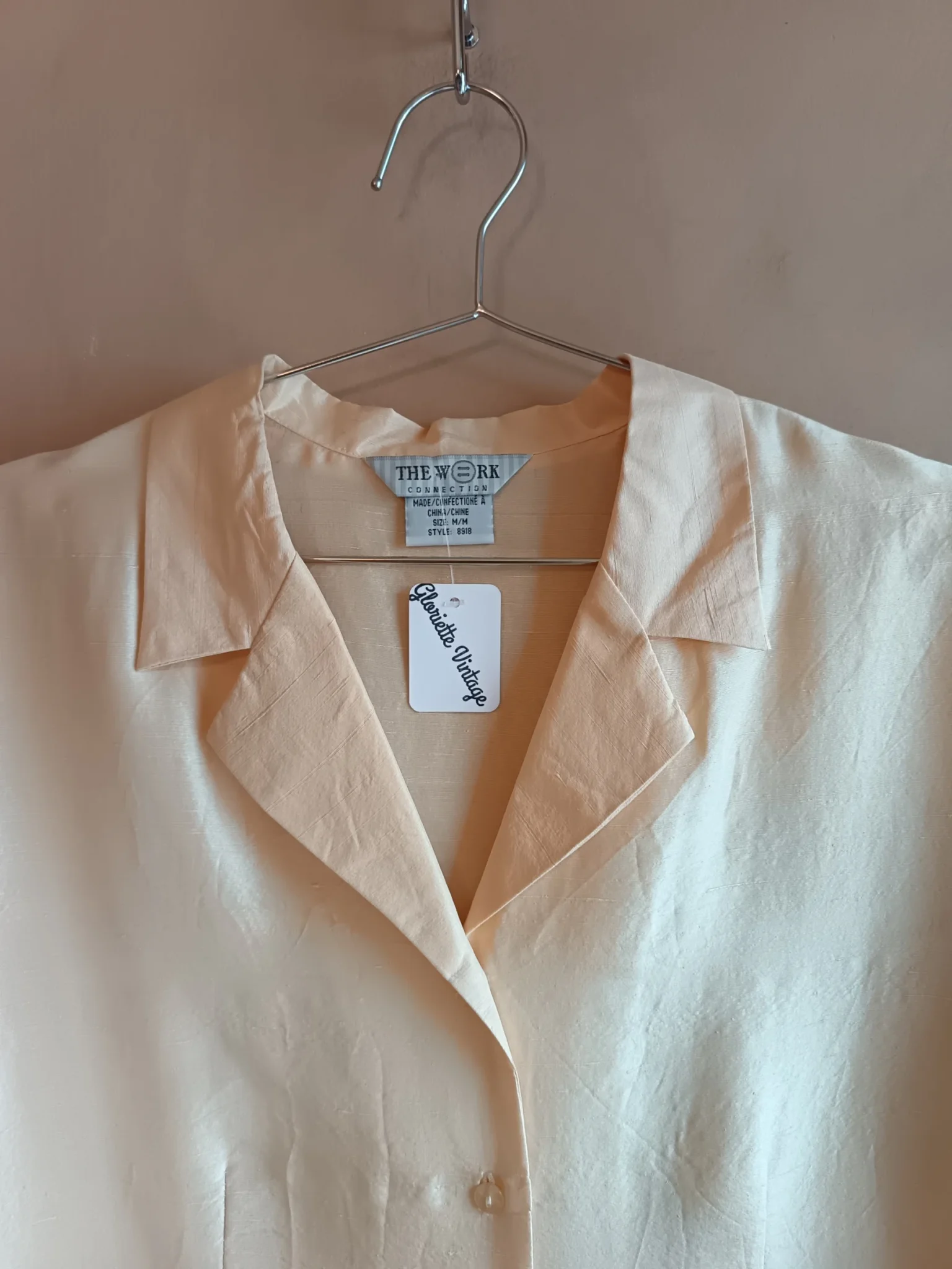 Image for Chemise en soie jaune beurre style vintage