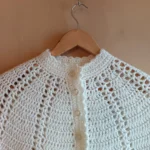 Thumbnail for Cape blanche en crochet faite à la main style vintage