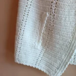Thumbnail for Cape blanche en crochet faite à la main style vintage