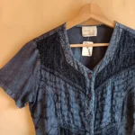Thumbnail for Blouse bleue brodée style vintage années 90