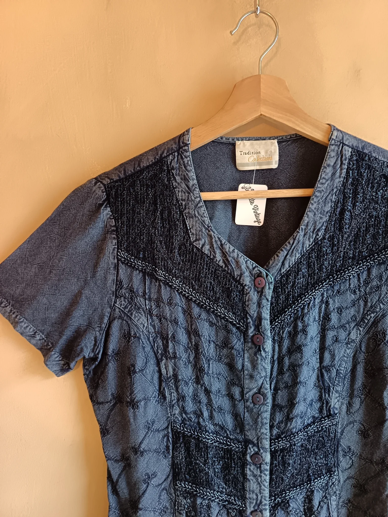 Image for Blouse bleue brodée style vintage années 90