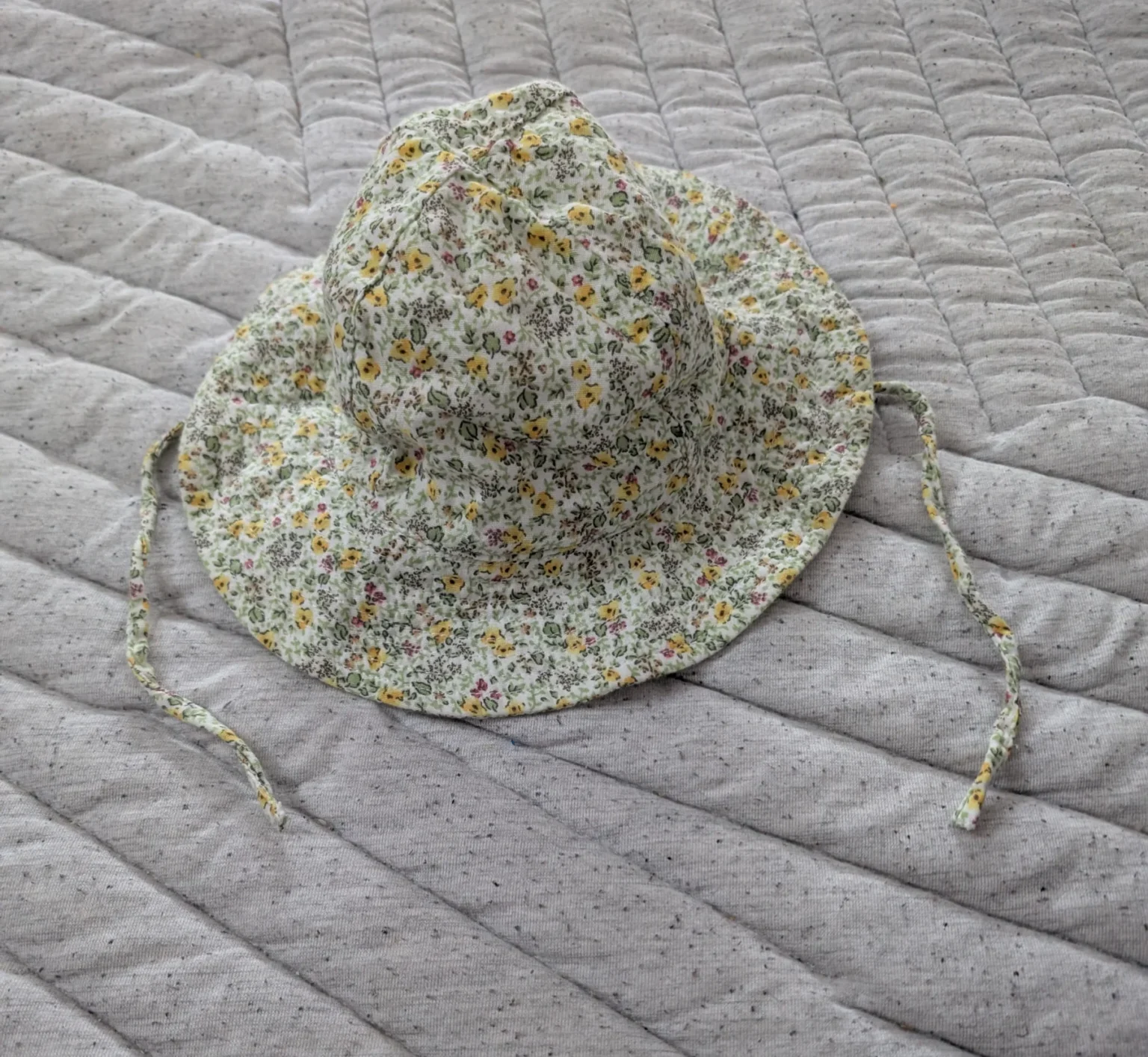 Image for Chapeau 6-12 mois