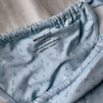 Thumbnail for Bas de maillot brésilien bleu fleuri Mennillo
