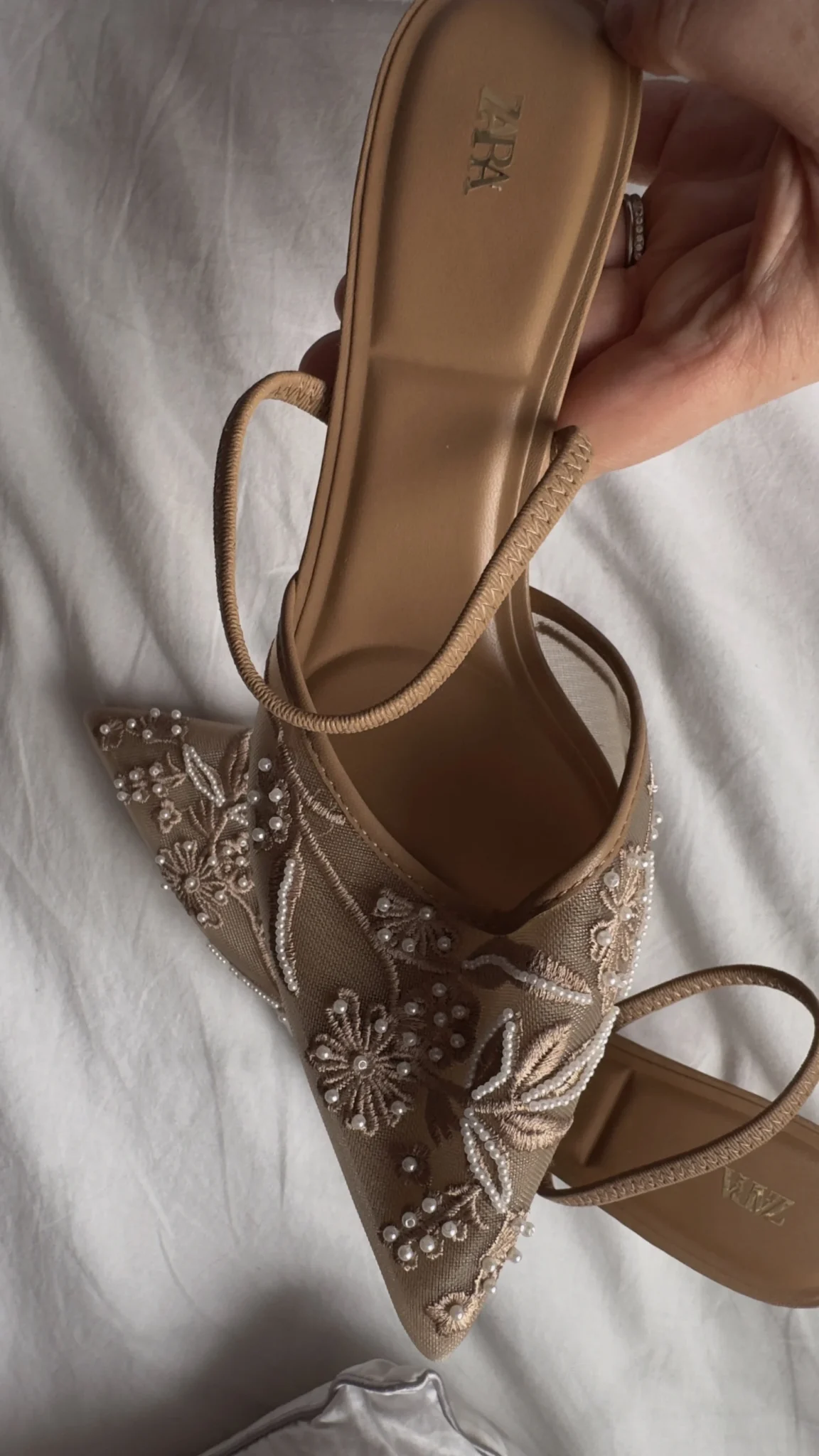 Image for Talon hauts beige mesh brodé Zara