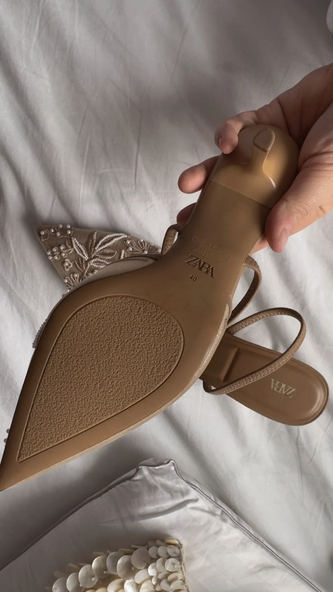 Image for Talon hauts beige mesh brodé Zara
