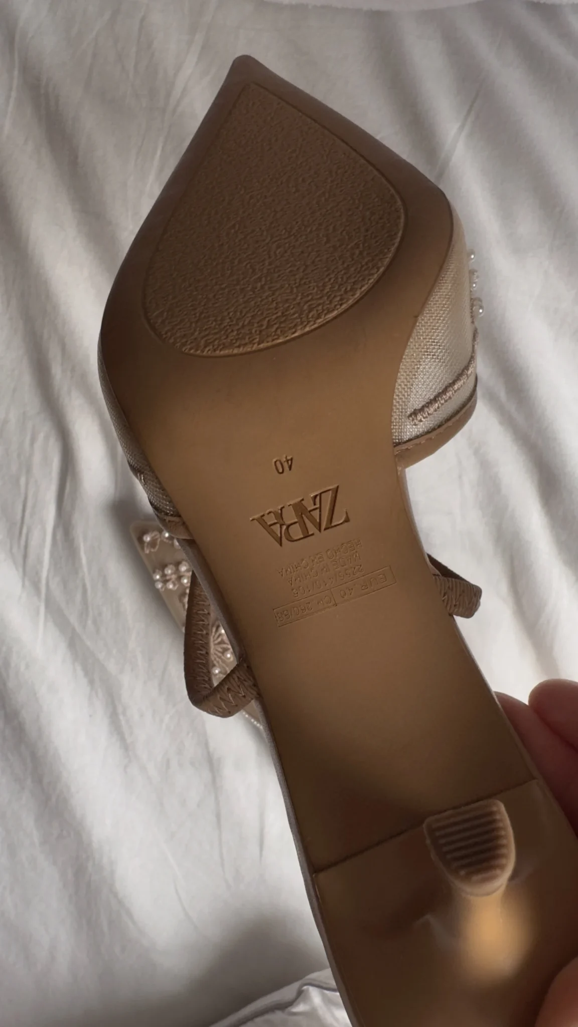 Image for Talon hauts beige mesh brodé Zara