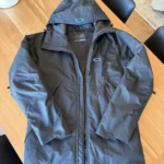 Featured thumbnail for Manteau d'hiver noir Oakley