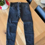 Featured thumbnail for Jeans noir du Zara