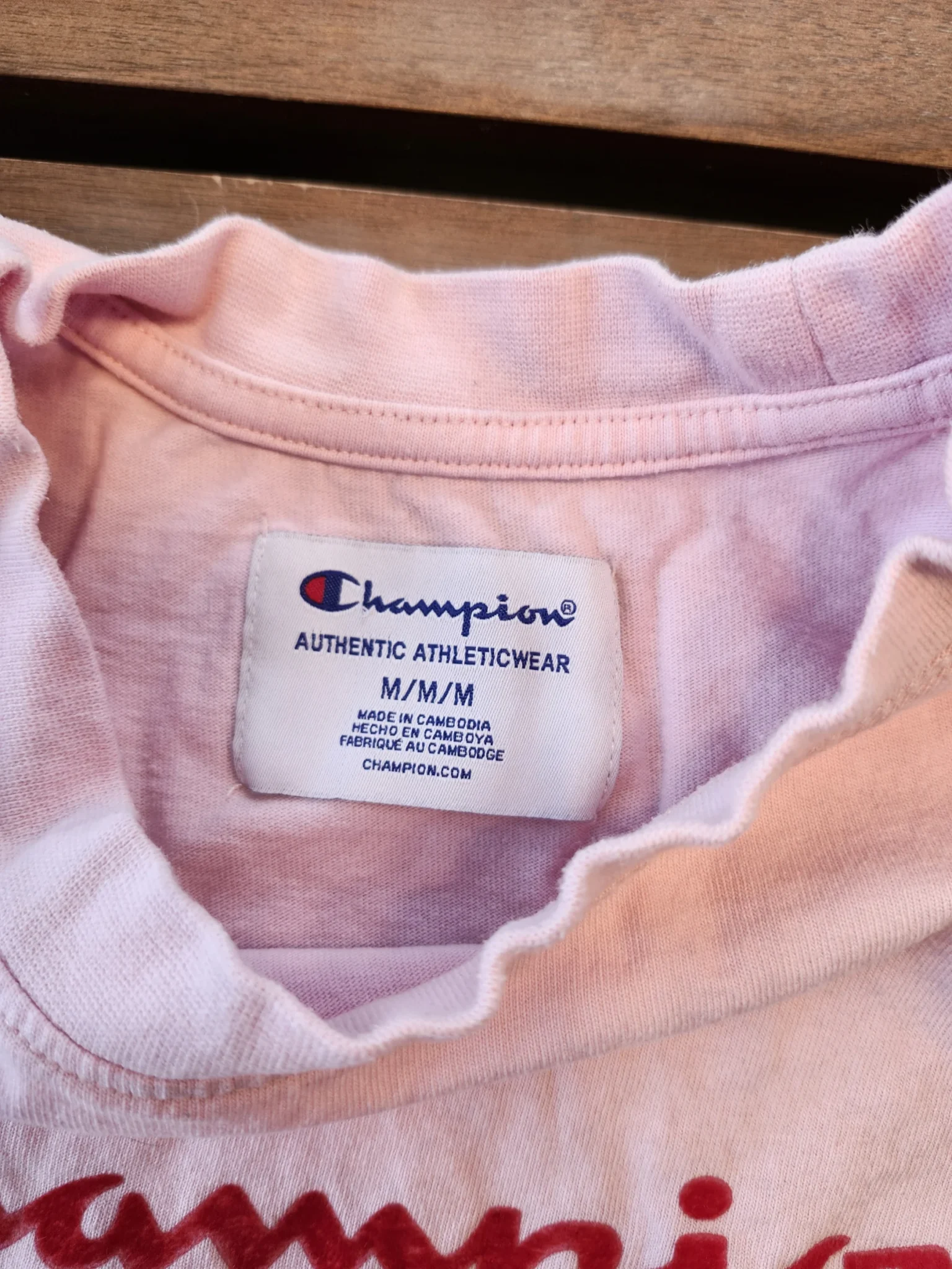 Image for Chandail courts Champion rose