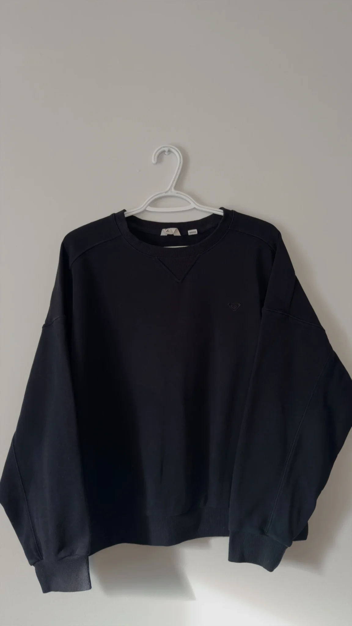 Featured image for Crewneck noir manches longues Roxy