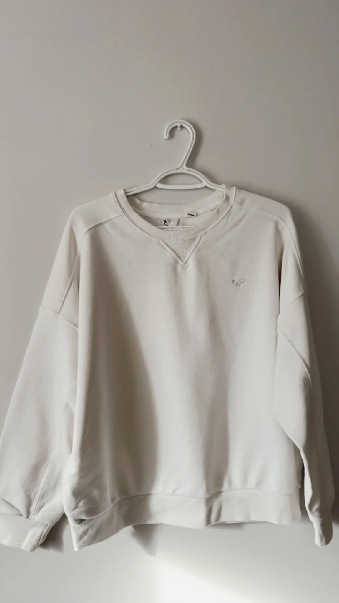 Featured image for Crewneck blanc à manches longues Roxy