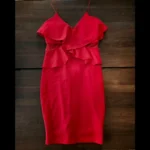 Featured thumbnail for Robe rouge à bretelles