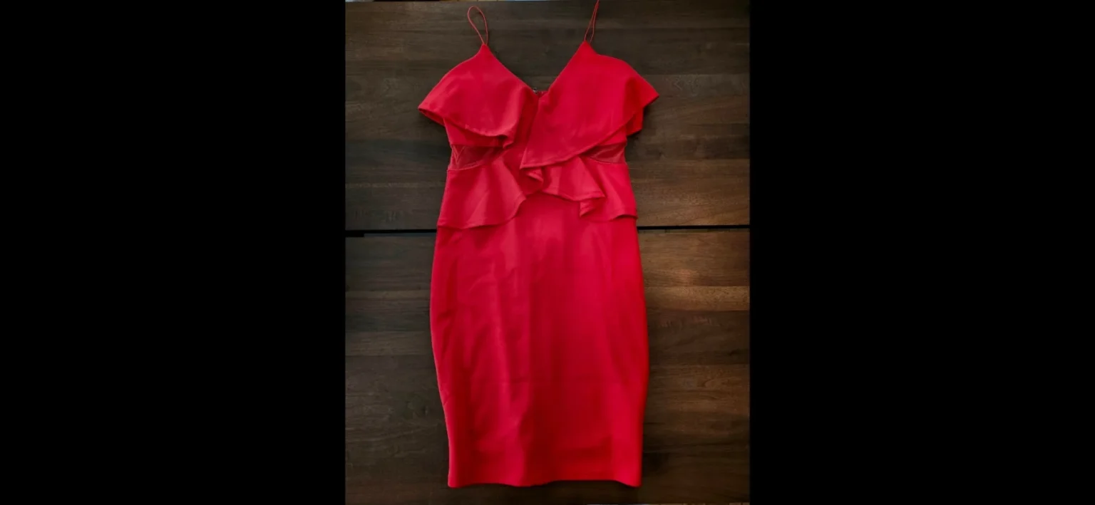Featured image for Robe rouge à bretelles