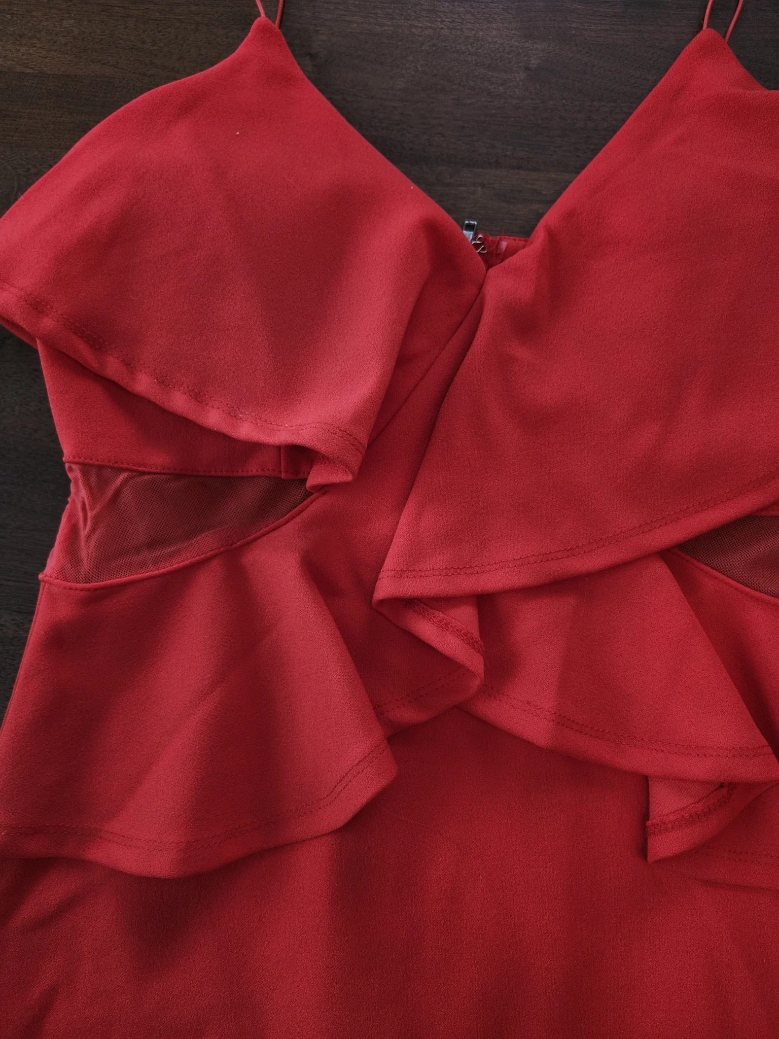 Image for Robe rouge à bretelles