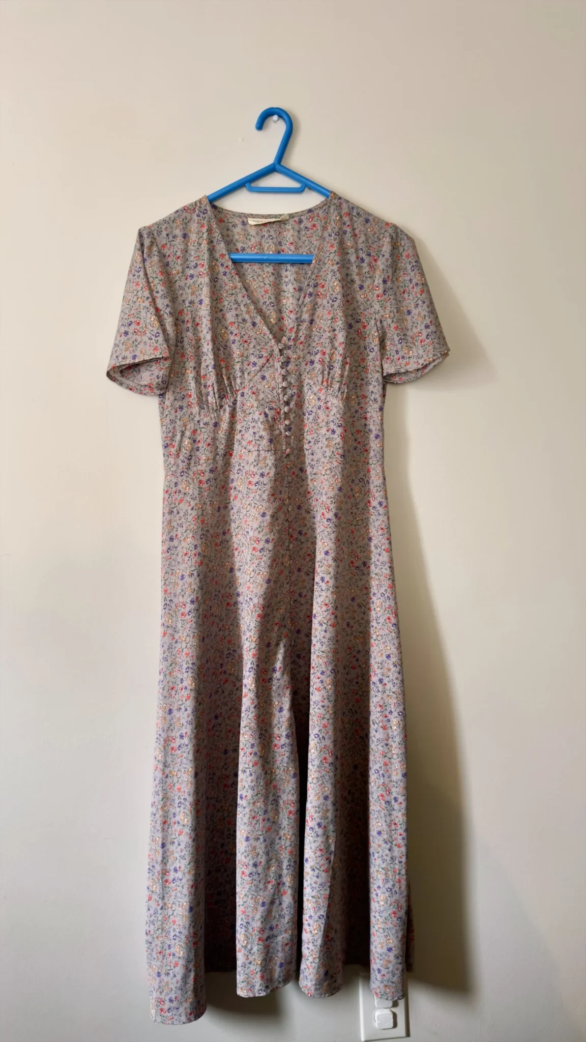 Featured image for Womance floral short-sleeved button-down dress