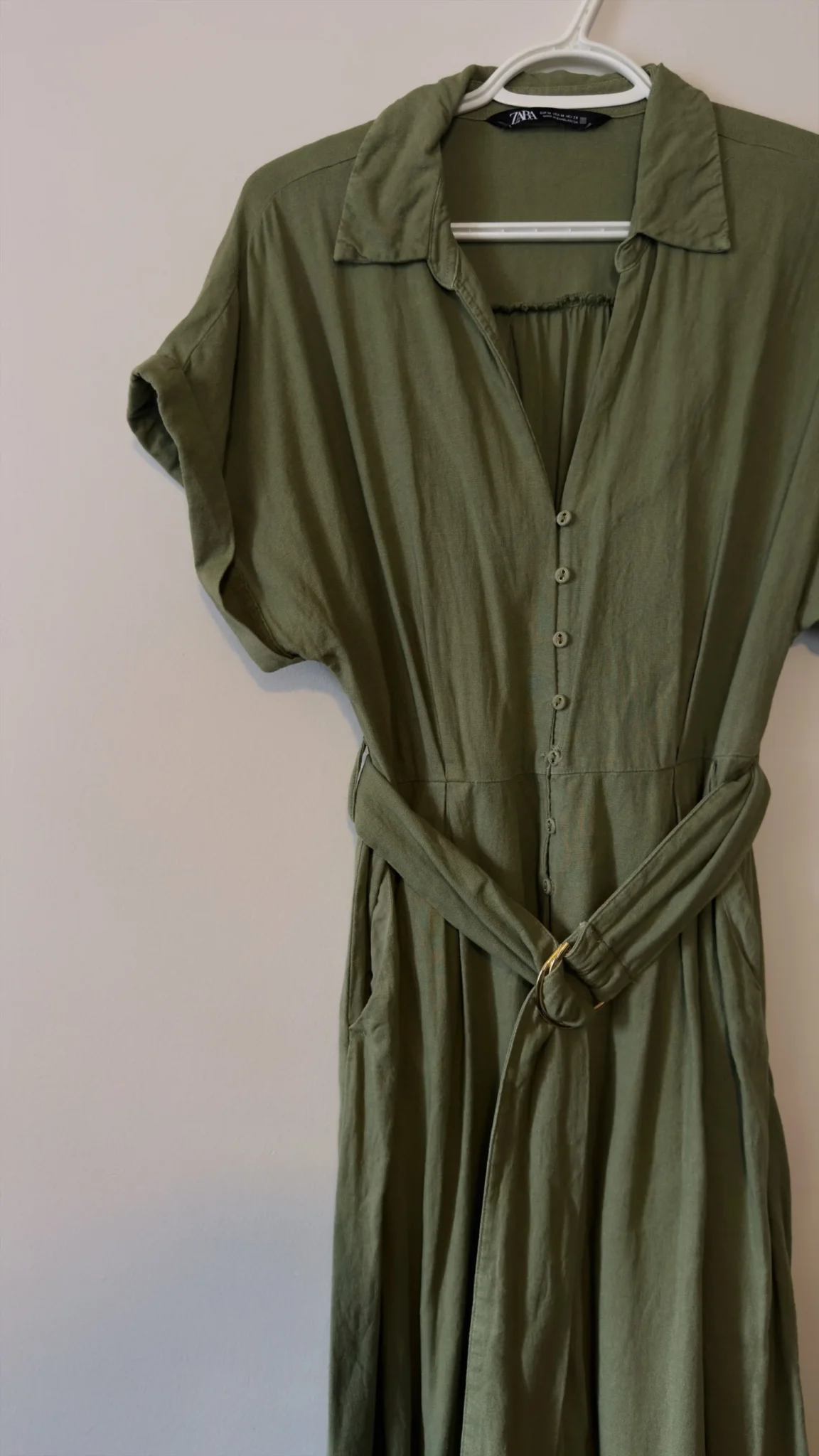 Featured image for Robe longue Verte boutonnée Zara