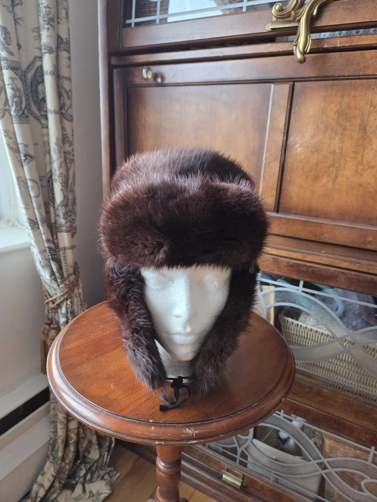 Featured image for Magnificent real fur trapper hat