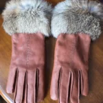 Featured thumbnail for Elegant gloves in tan leather and fur, lined with 3M Thinsulate.