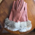 Thumbnail for Elegant gloves in tan leather and fur, lined with 3M Thinsulate.