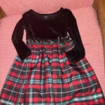Featured thumbnail for Petite robe chic avec motifs écossais