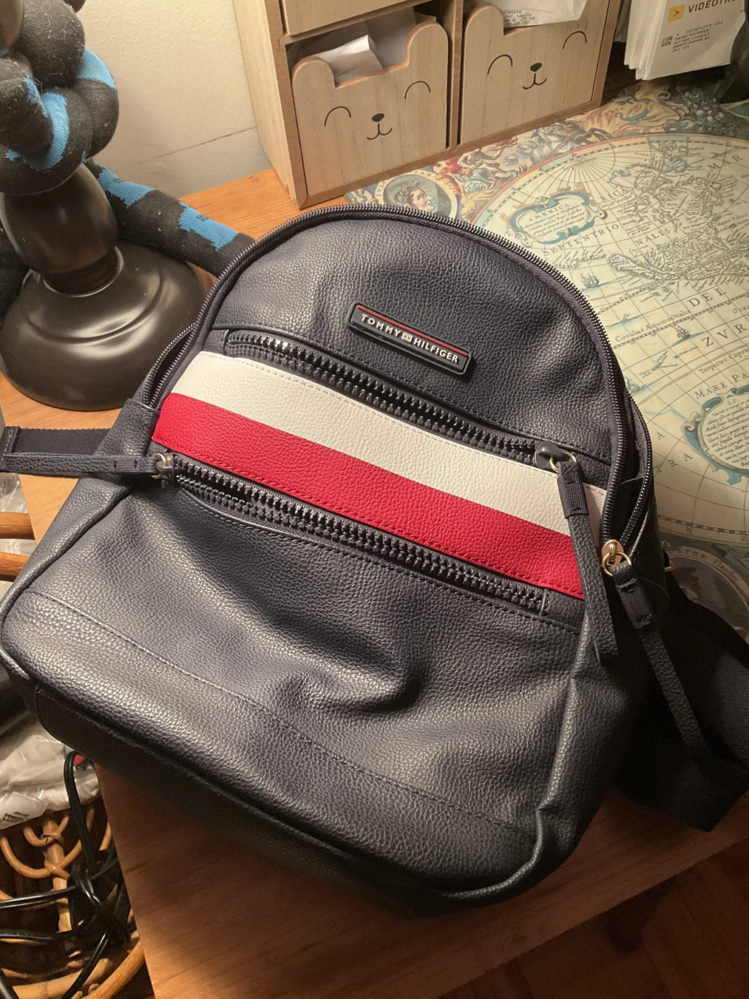Featured image for Tommy Hilfiger small rucksack that can also be used as a satchel
