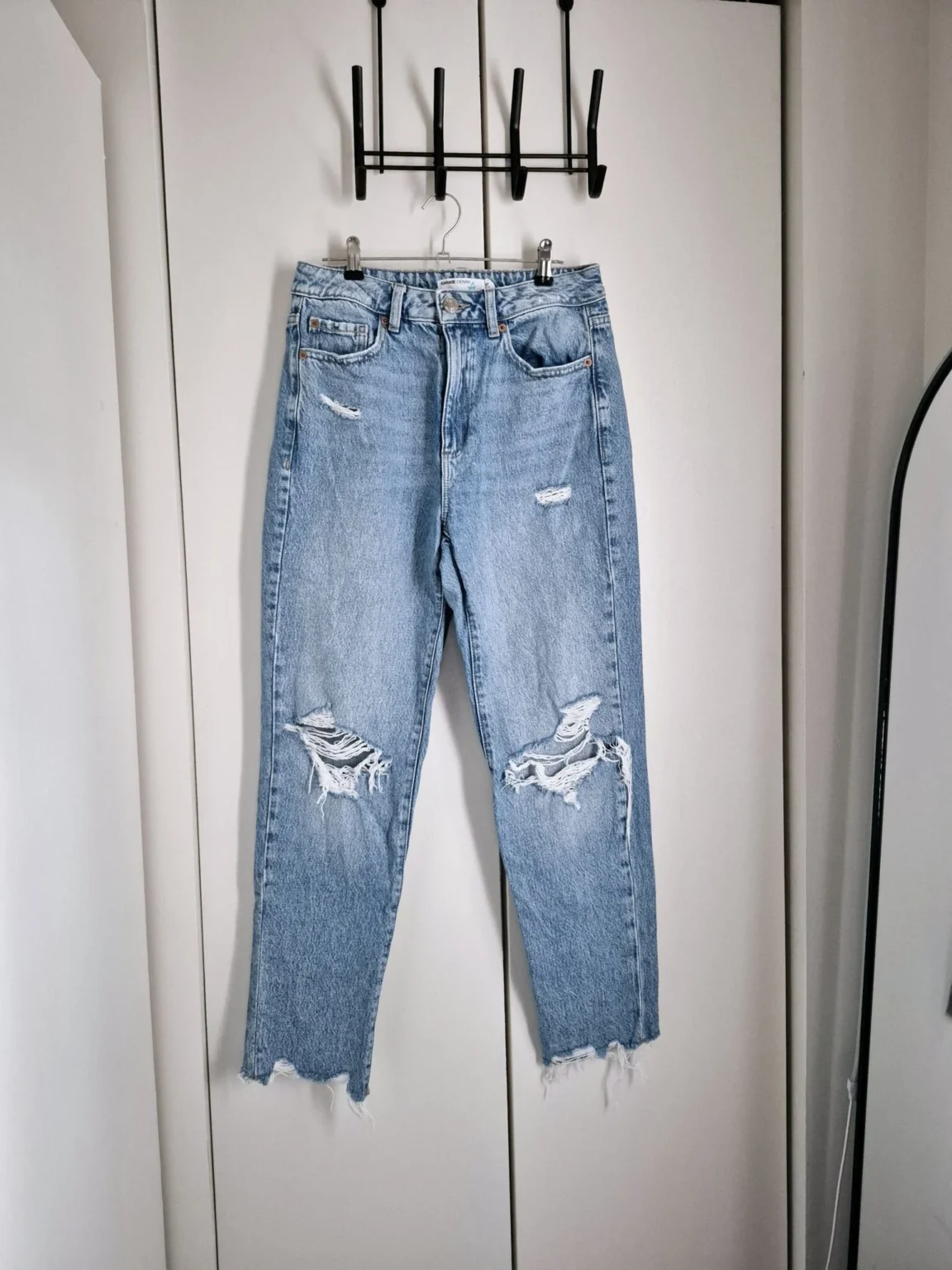 Featured image for Garage high-waisted jeans size 27