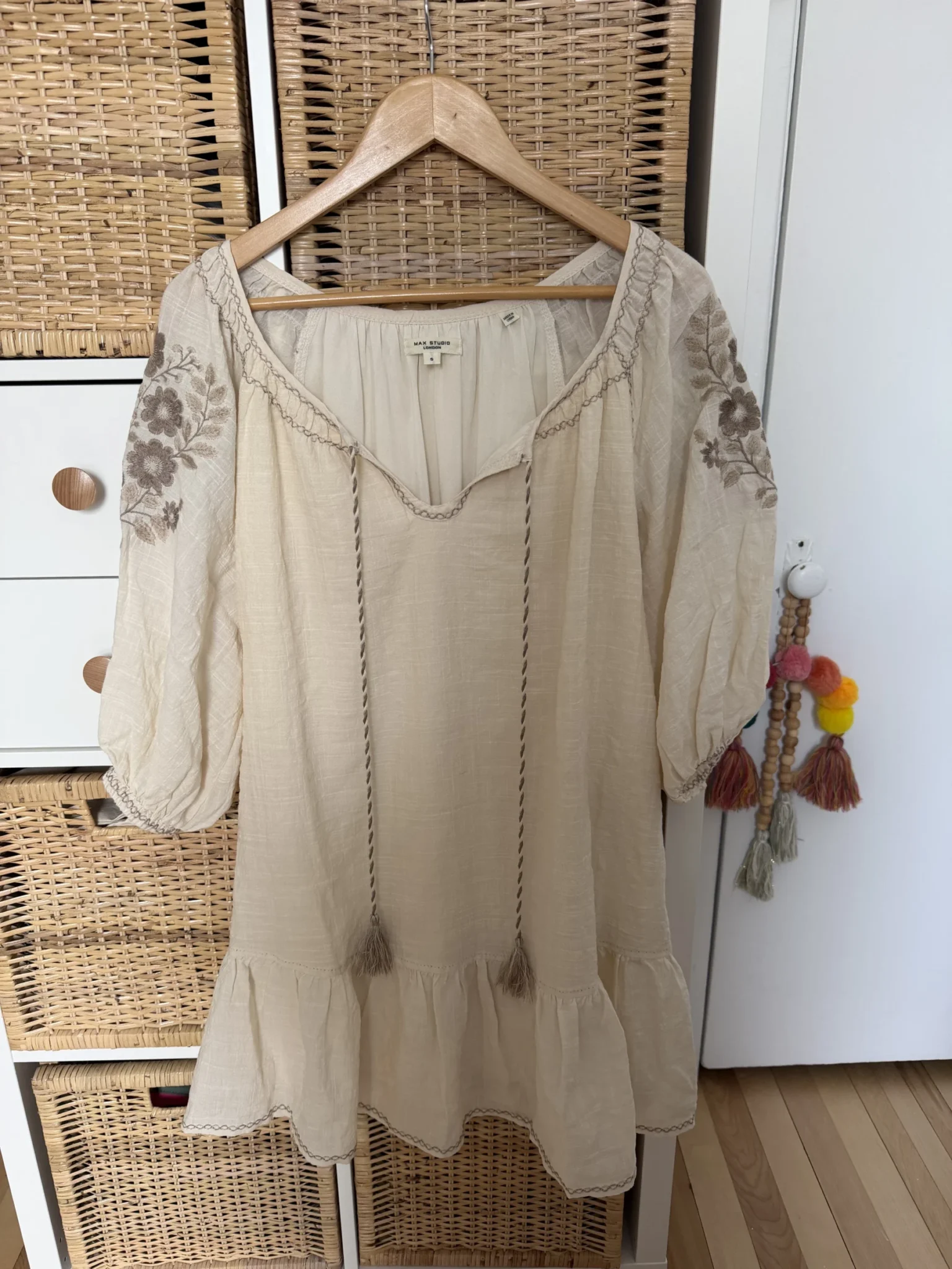 Featured image for Max studio dress