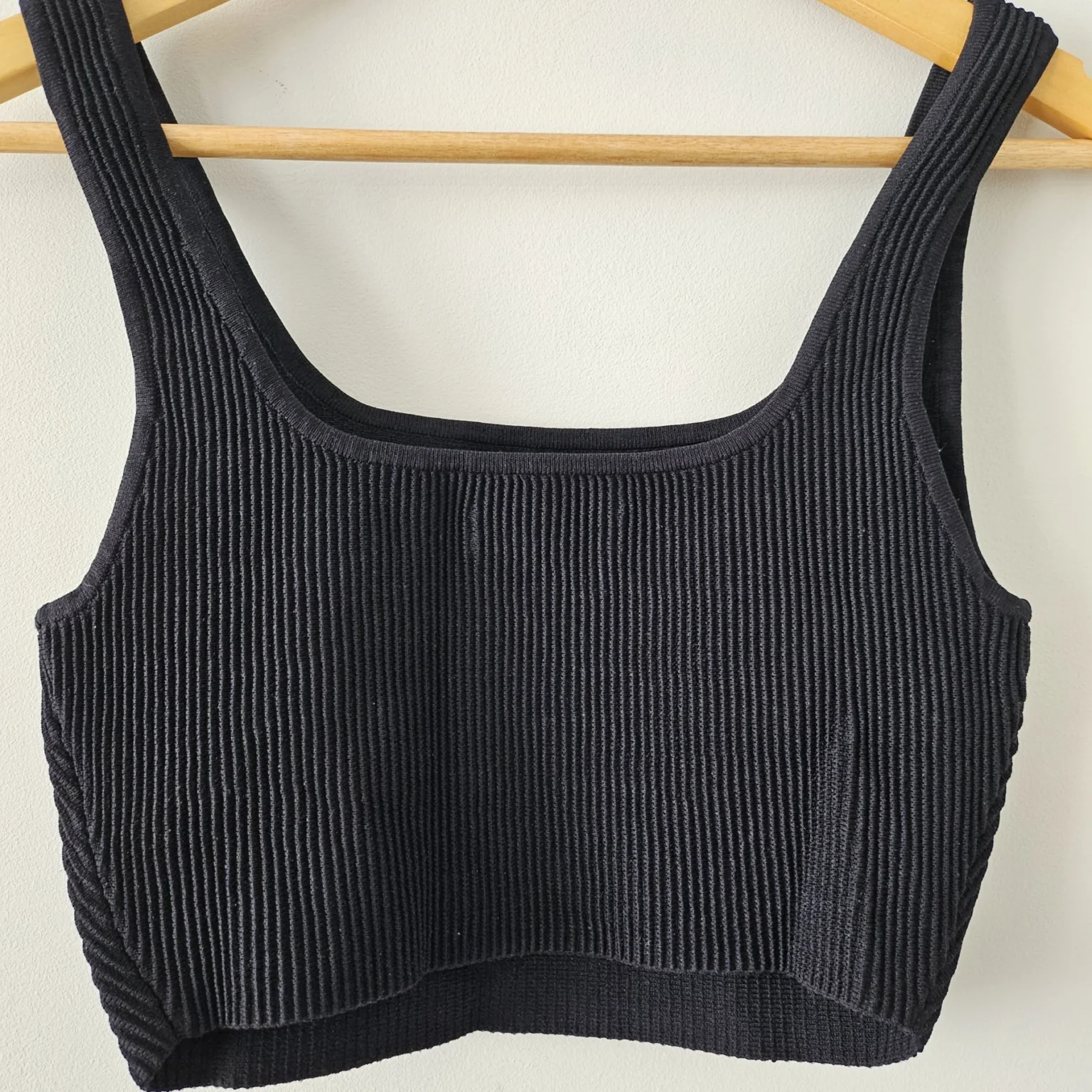 Image for Knit contour crop Babaton
