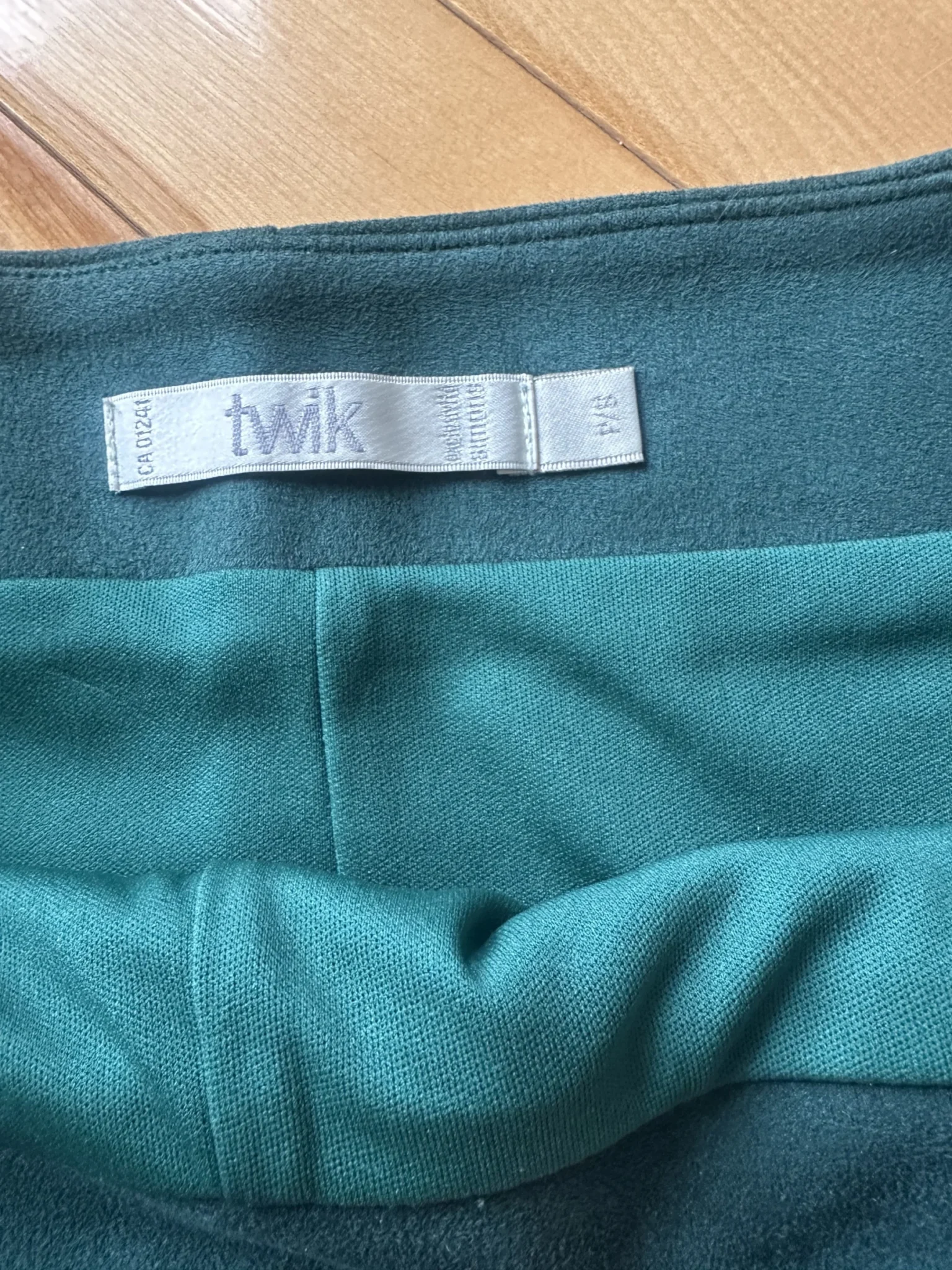 Image for Green velvet skirt