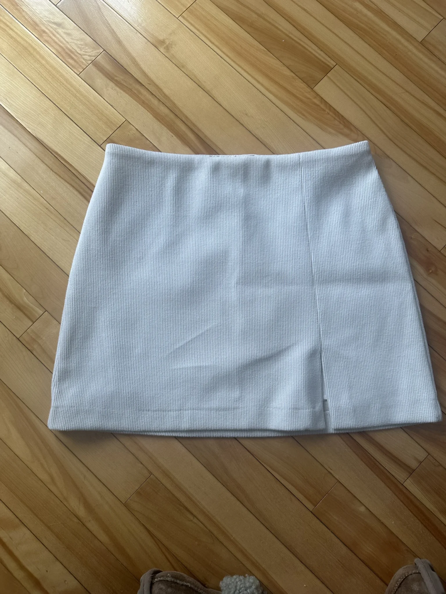 Featured image for White/beige velvet skirt
