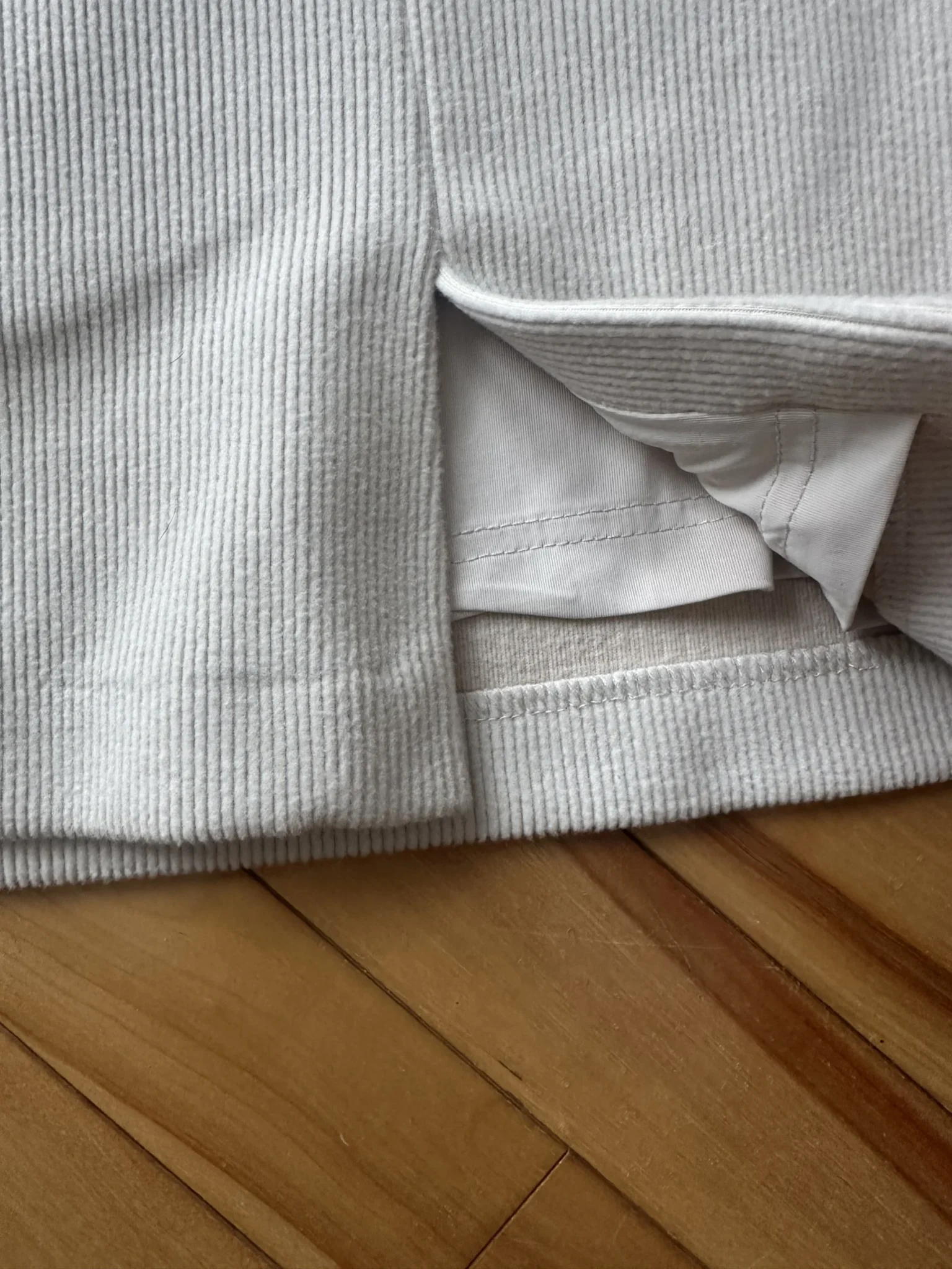 Image for White/beige velvet skirt