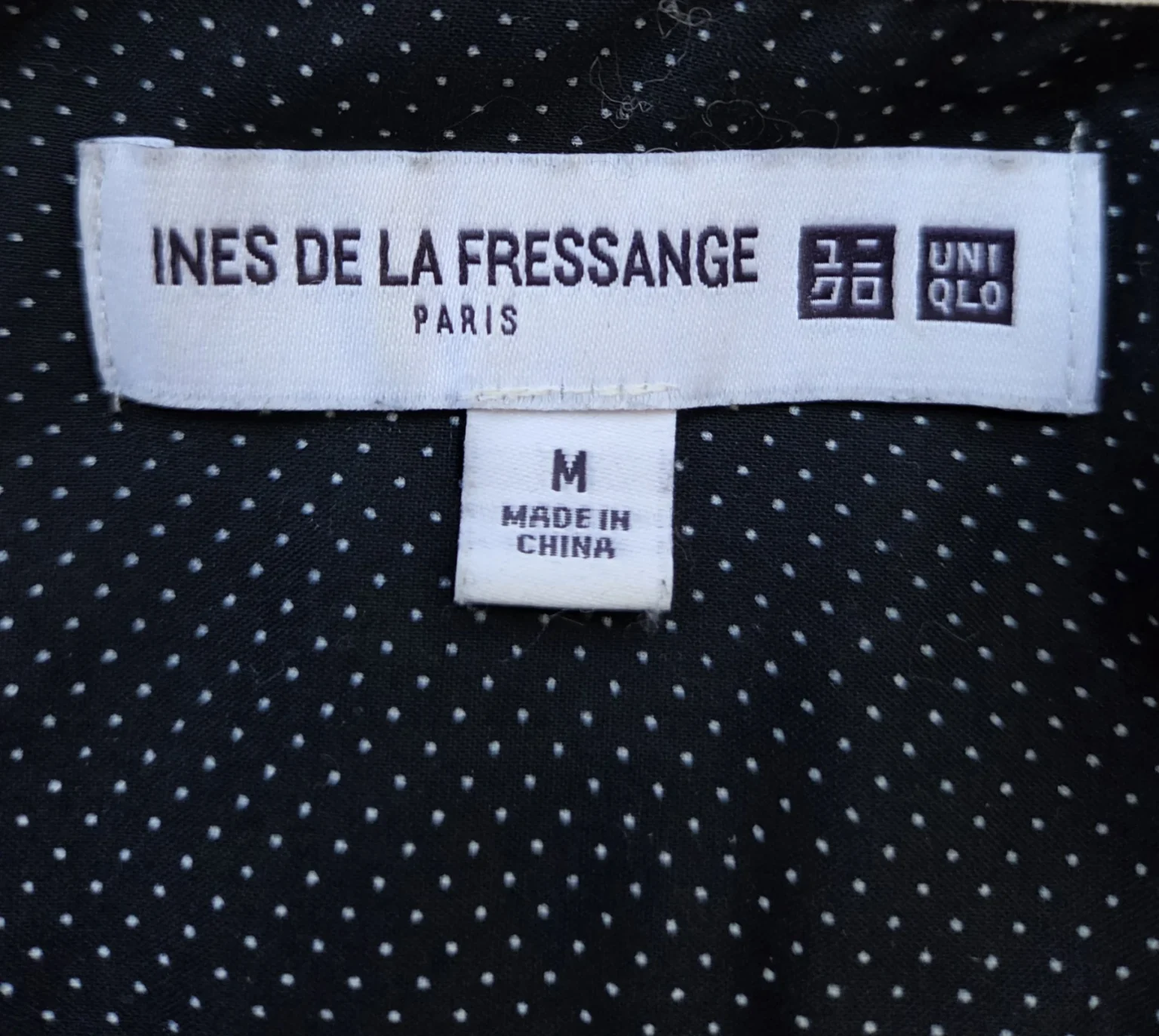 Featured image for Ines de la Fressange-Chemise bleu marine à pois blancs