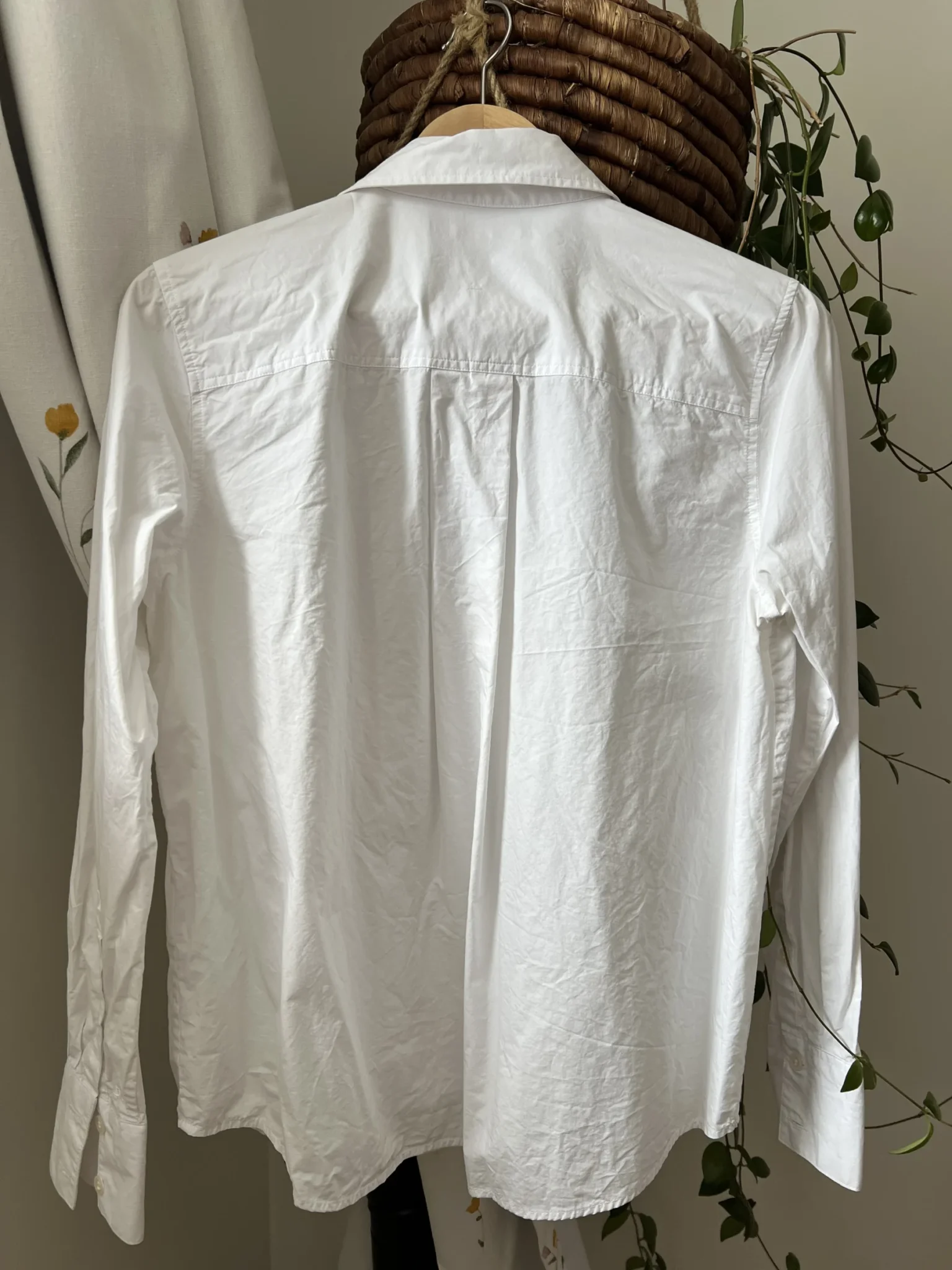 Image for ✨ Banana Republic white shirt S