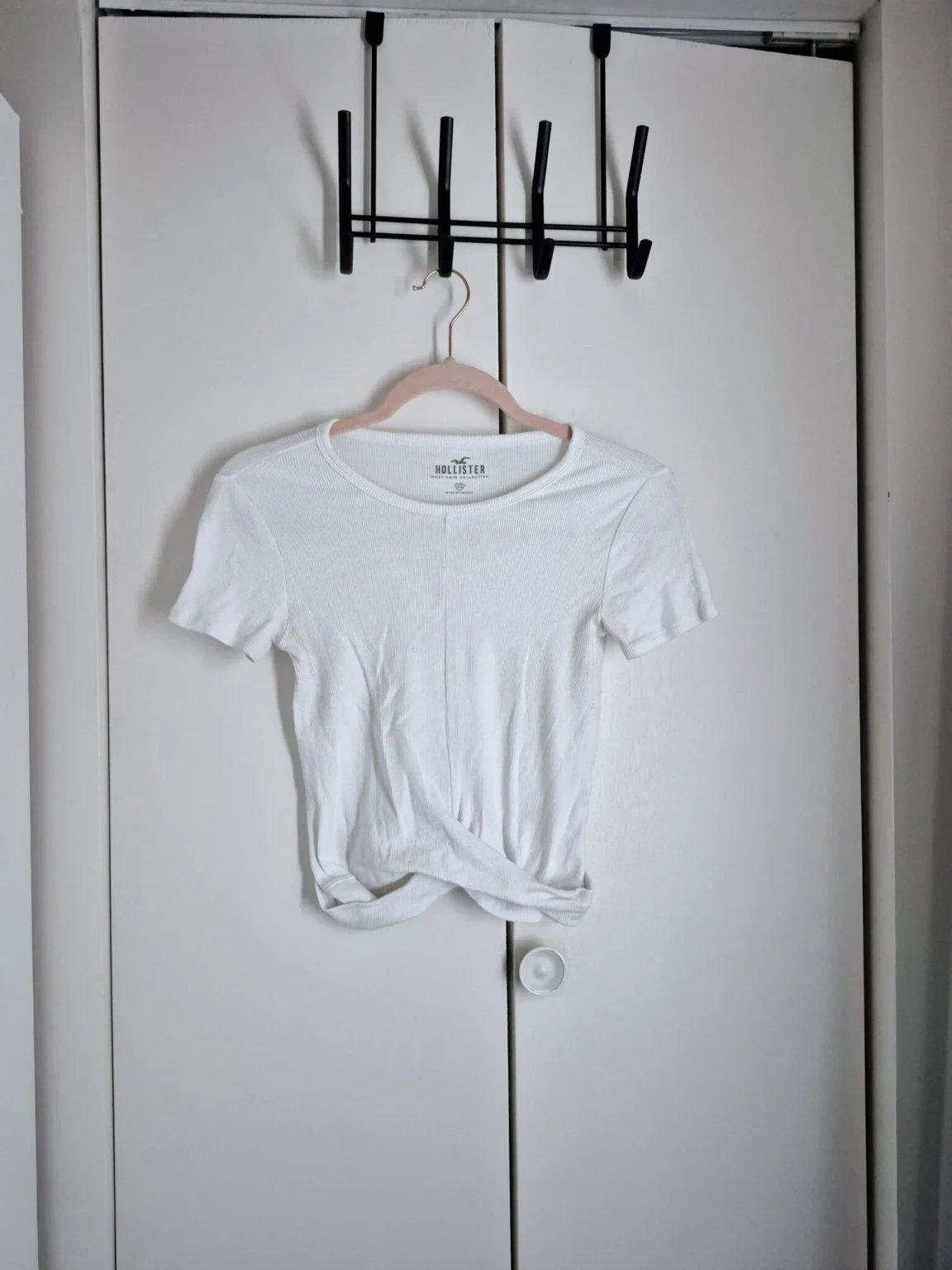 Featured image for Hollister white T-shirt XS