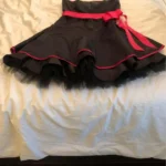 Featured thumbnail for Robe en satin avec crinoline