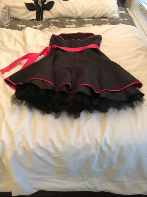 Image for Robe en satin avec crinoline