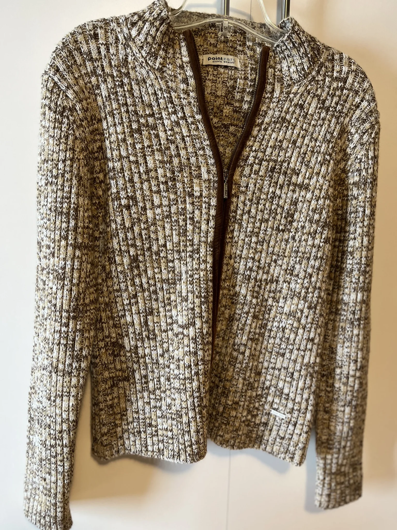 Featured image for Gilet en tricot Point Zero