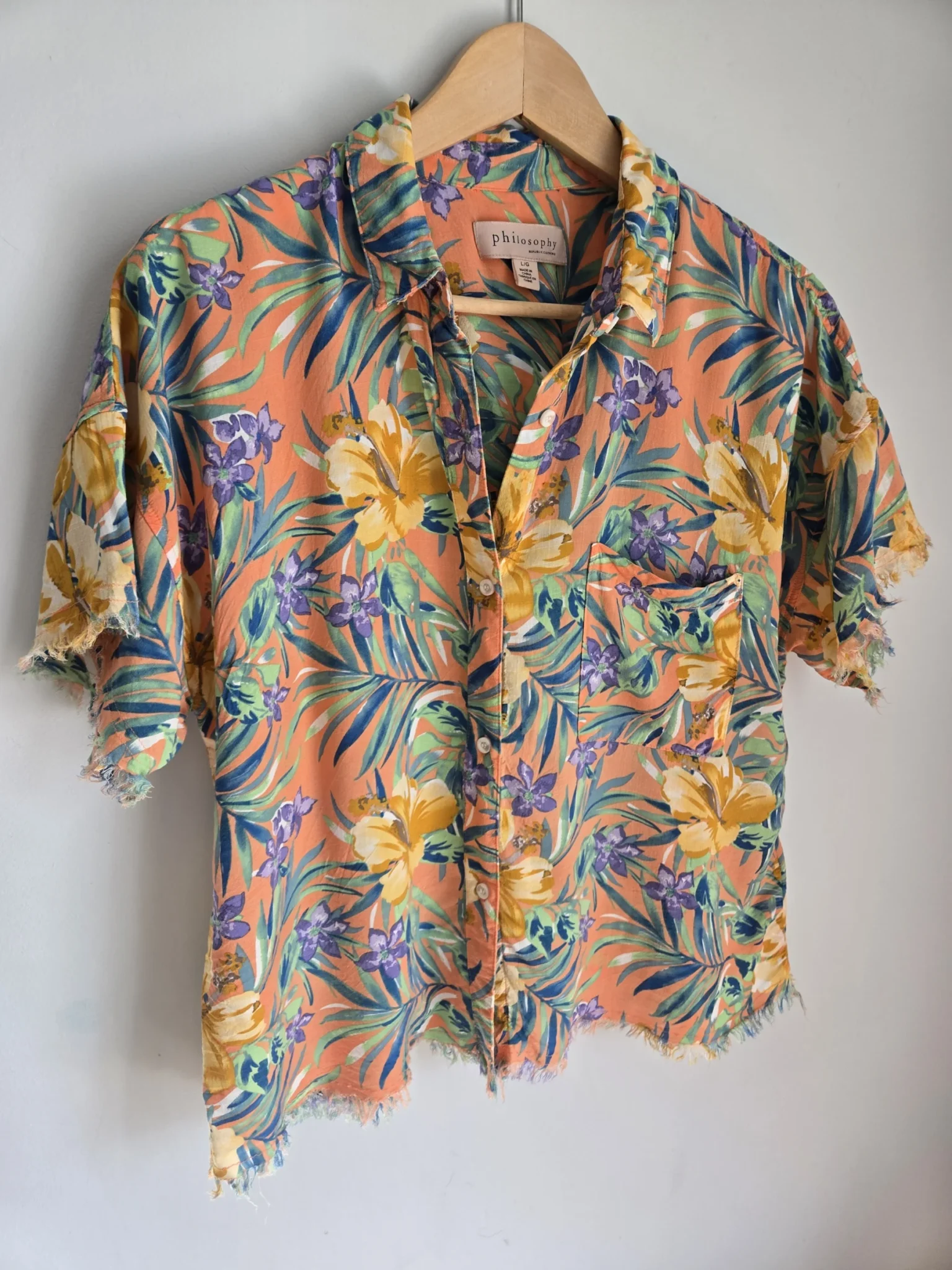 Featured image for Philosophy light floral shirt 💯 rayon