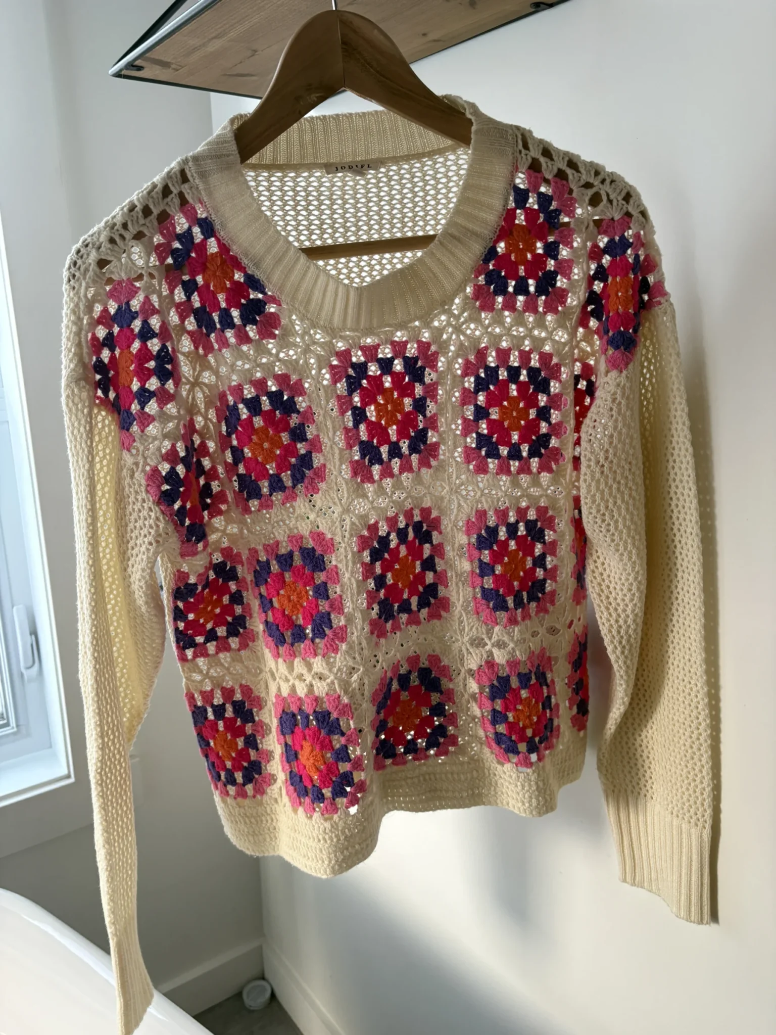 Featured image for Chandail avec motifs colorés