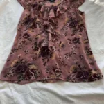 Featured thumbnail for Chandail Reitmans fleuri taille M
