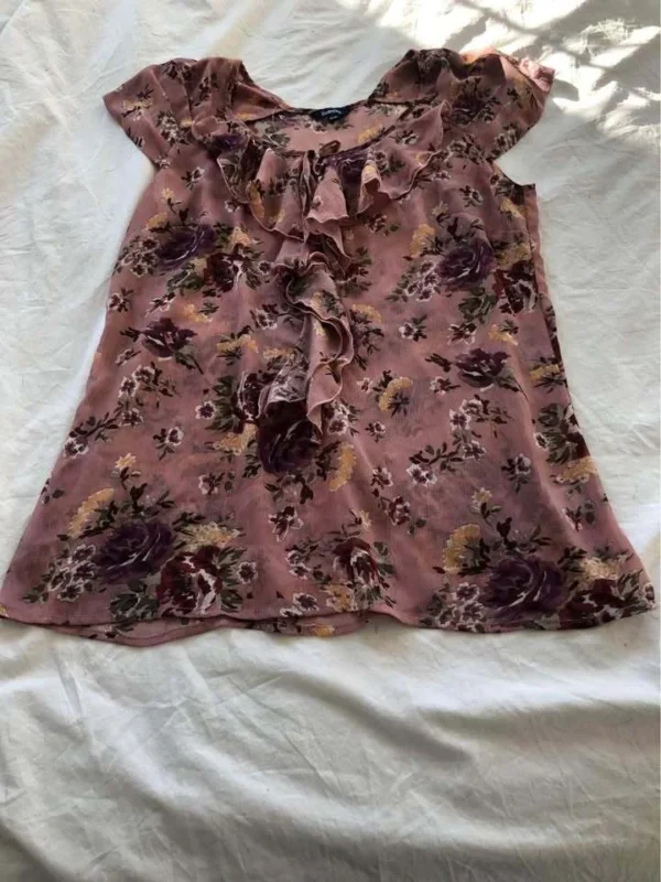 Image for Chandail Reitmans fleuri taille M