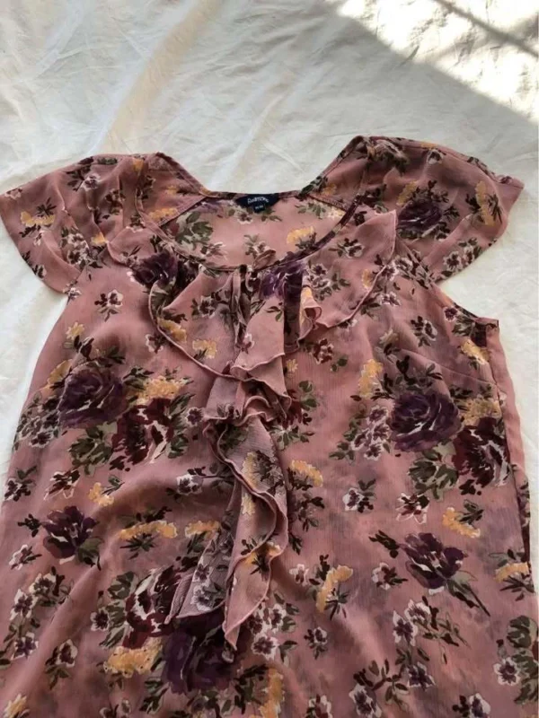 Image for Chandail Reitmans fleuri taille M