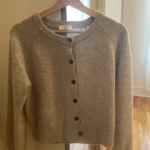 Featured thumbnail for Aritzia | cardigan cachemire small