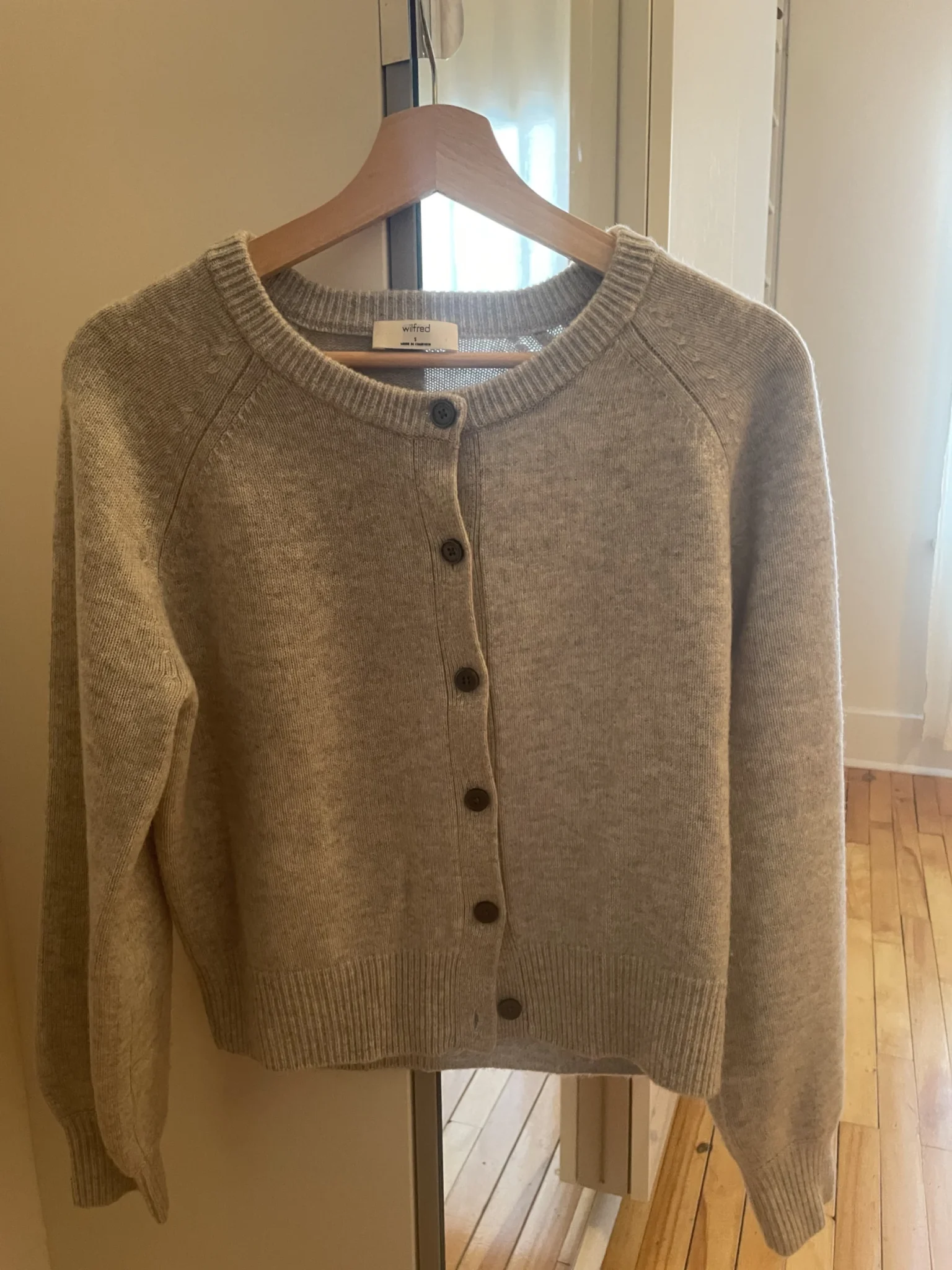 Featured image for Aritzia | cardigan cachemire small
