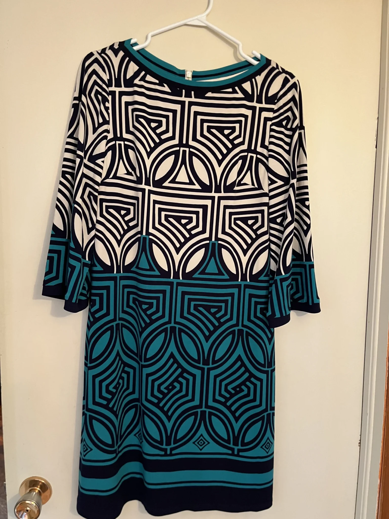 Featured image for Robe chic