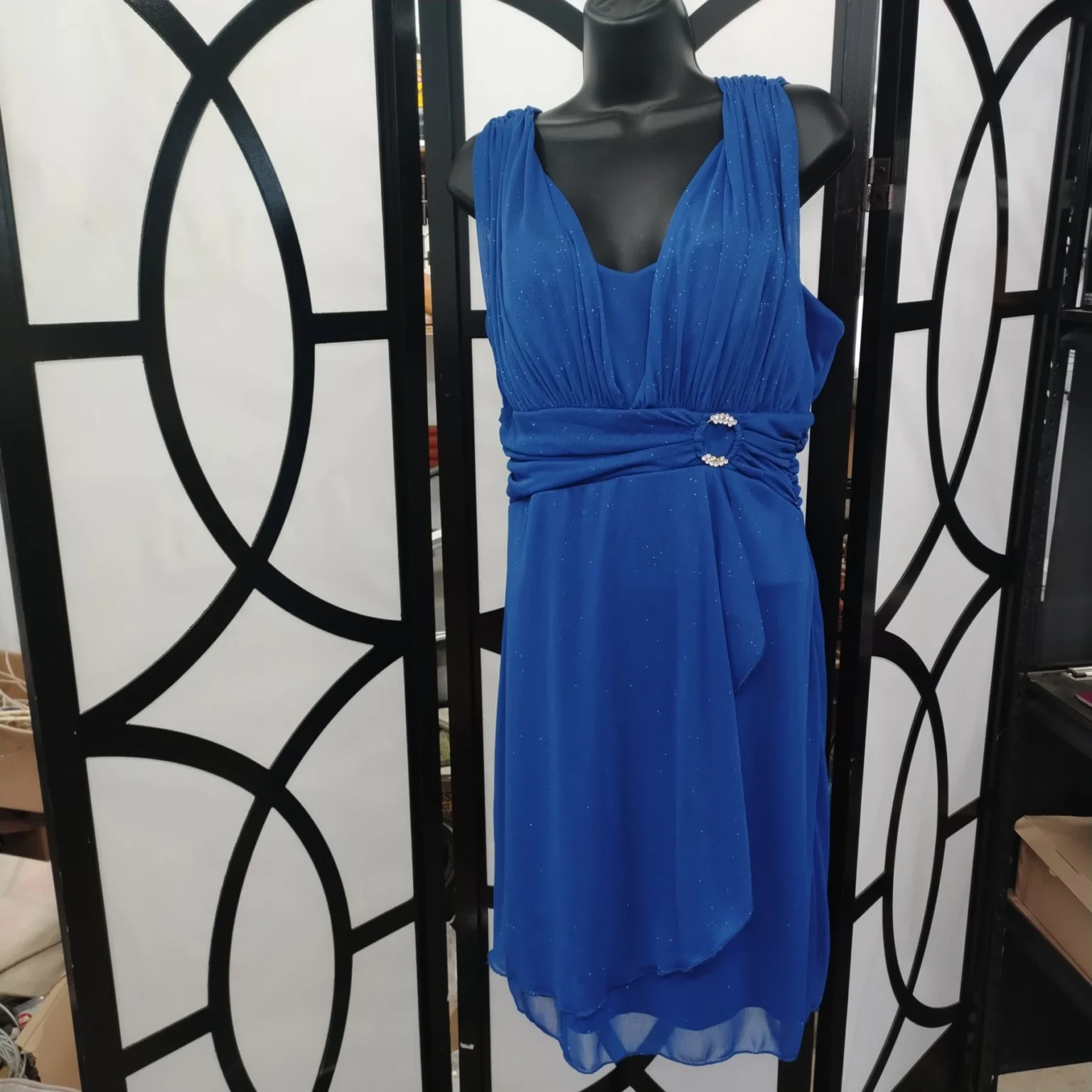 Featured image for Robe brillante de marque JOLIE