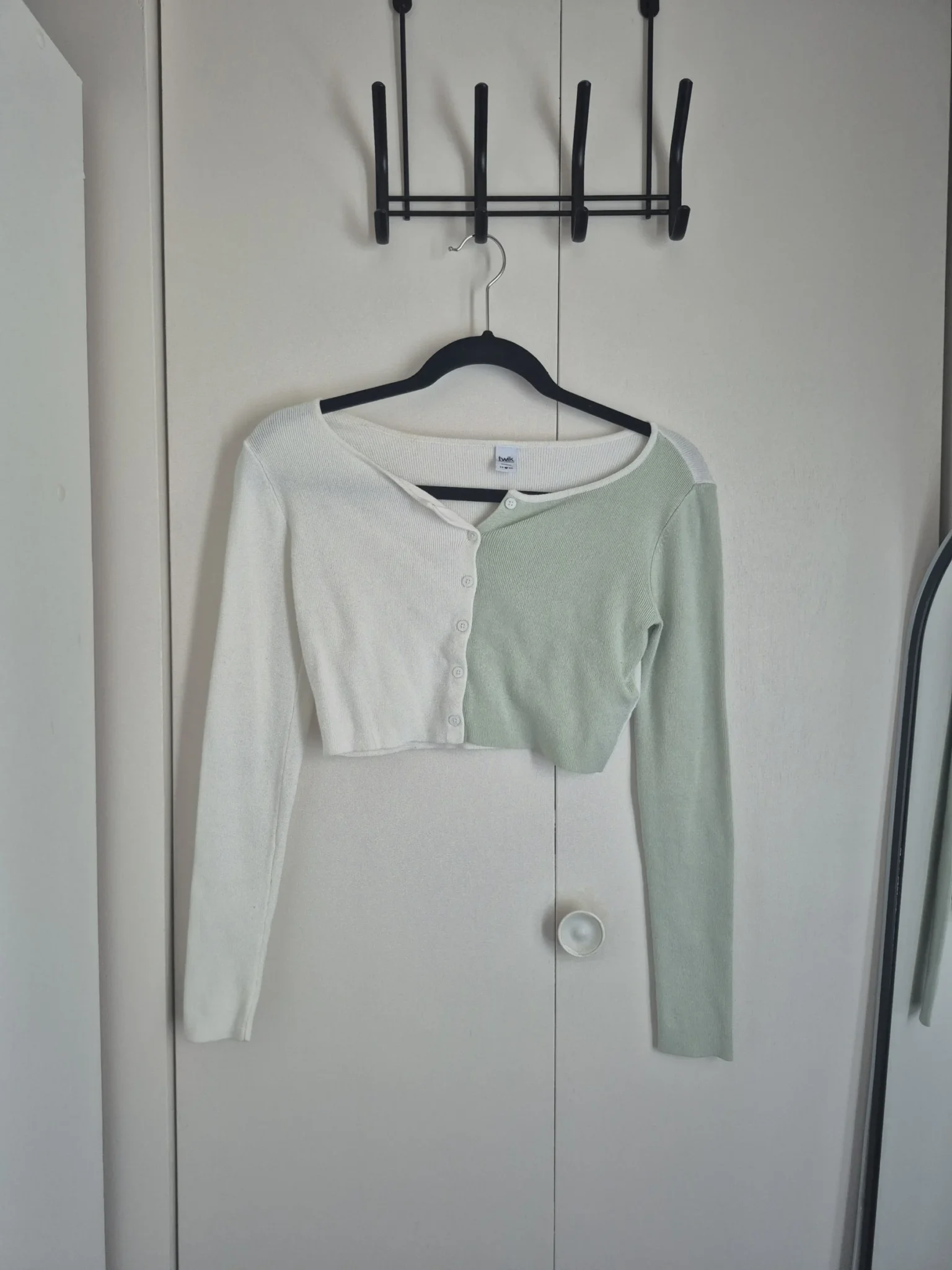 Featured image for Twik Simons XS jumper