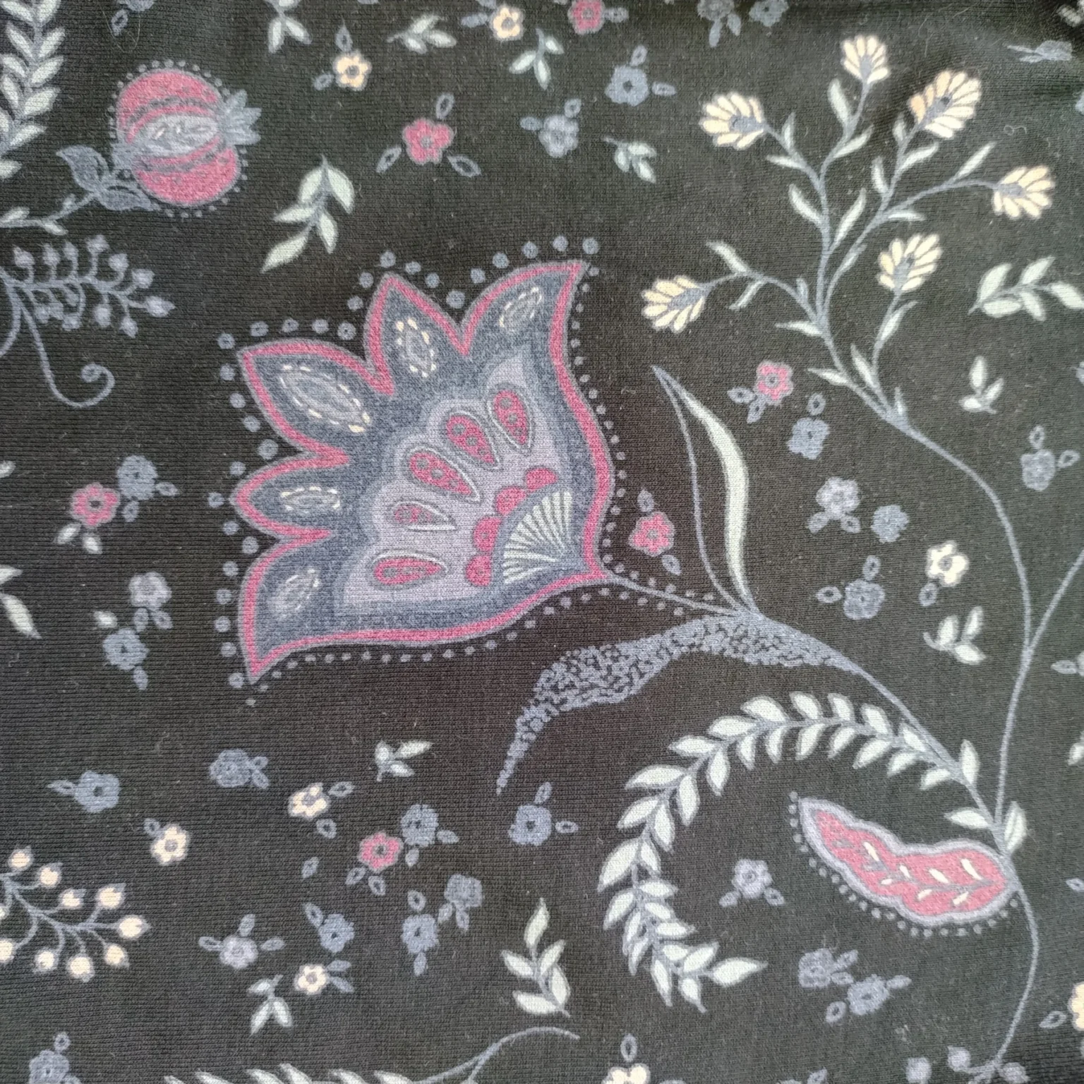 Image for Tunique noire fleurie