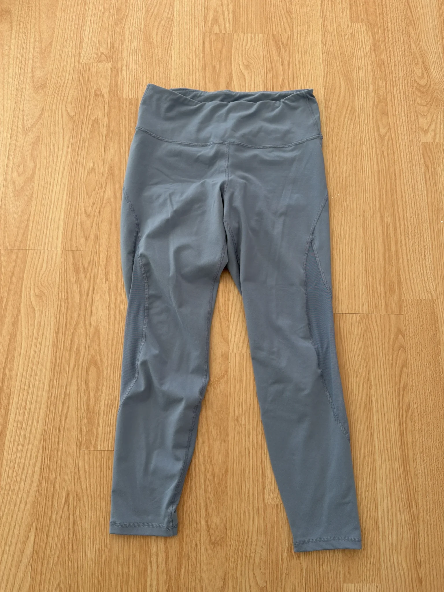 Featured image for High-waisted sports leggings old navy