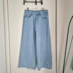 Featured thumbnail for High-waisted jeans Small